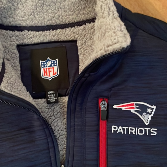 Official NFL licensed 🏈 Patriots zip up. New with tags! - Picture 2 of 8